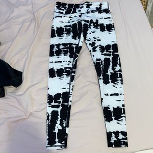 black and white yoga pants
